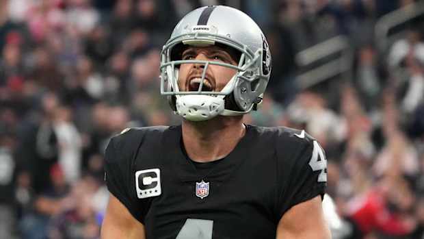 Derek Carr with the Raiders.